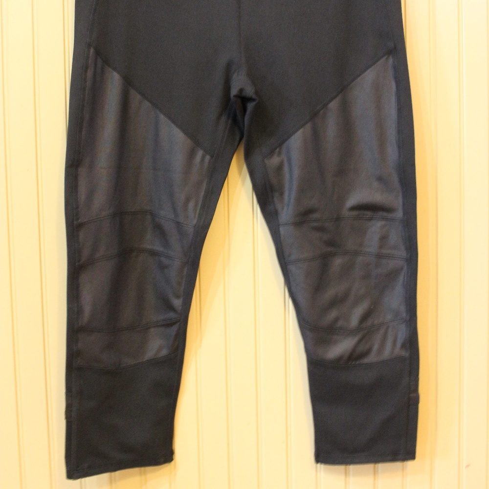Fabletic  black capri